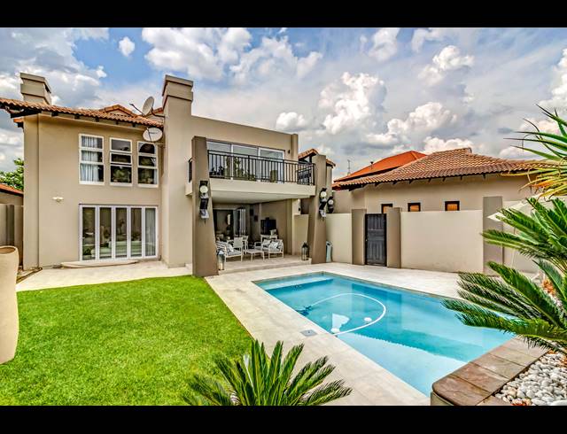 5 BEDROOM HOUSE FOR SALE IN DAINFERN VALLEY ESTATE